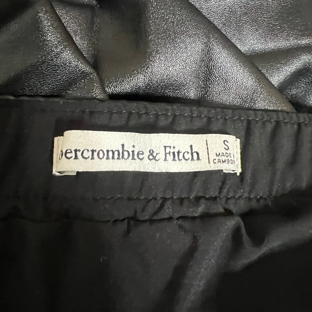 🖤🐝🐞Abercrombie & Fitch Black Skirt